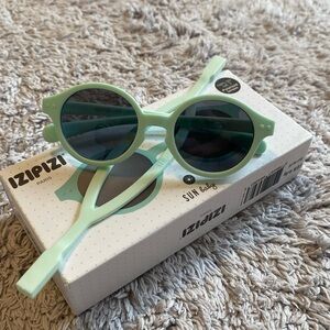 izipizi paris baby sunglasses